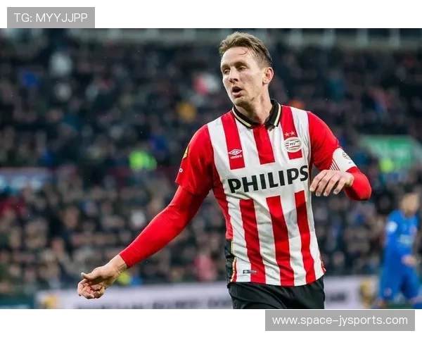 埃因霍温欧冠主场首胜展现荷甲强大进攻实力